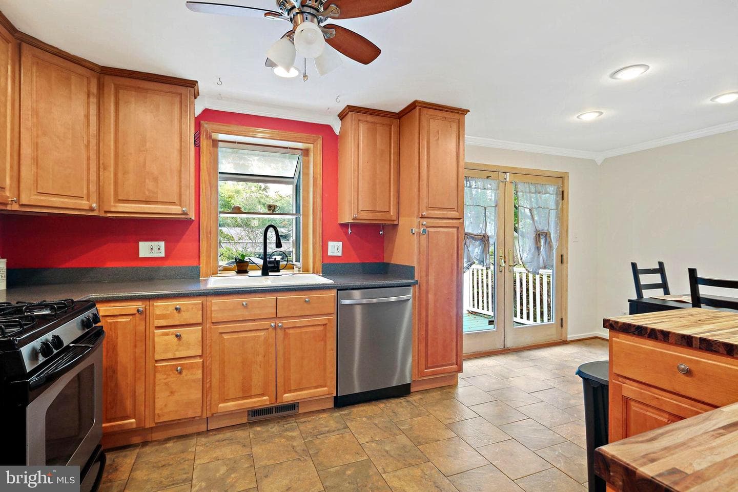 5033 Three Kings Lane photo 7