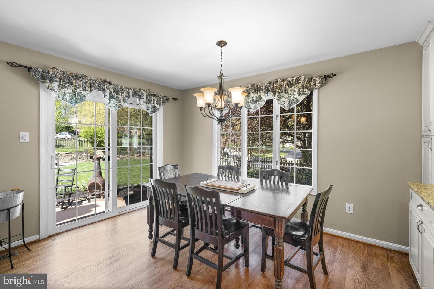 2877 Thornbrook Road photo 10