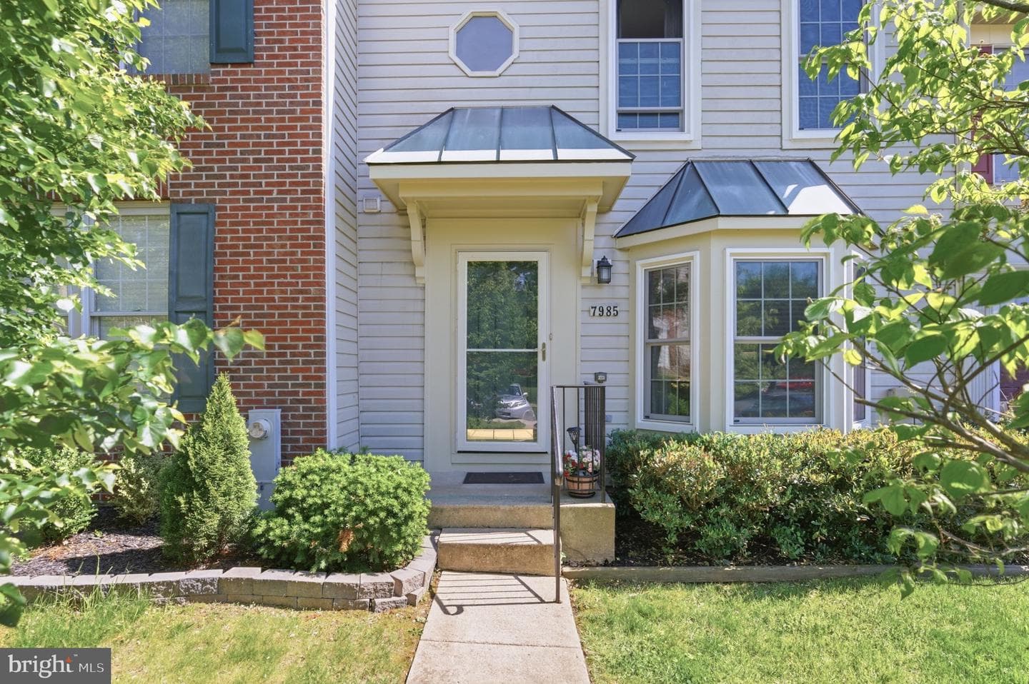 7985 Brightmeadow Court photo 4