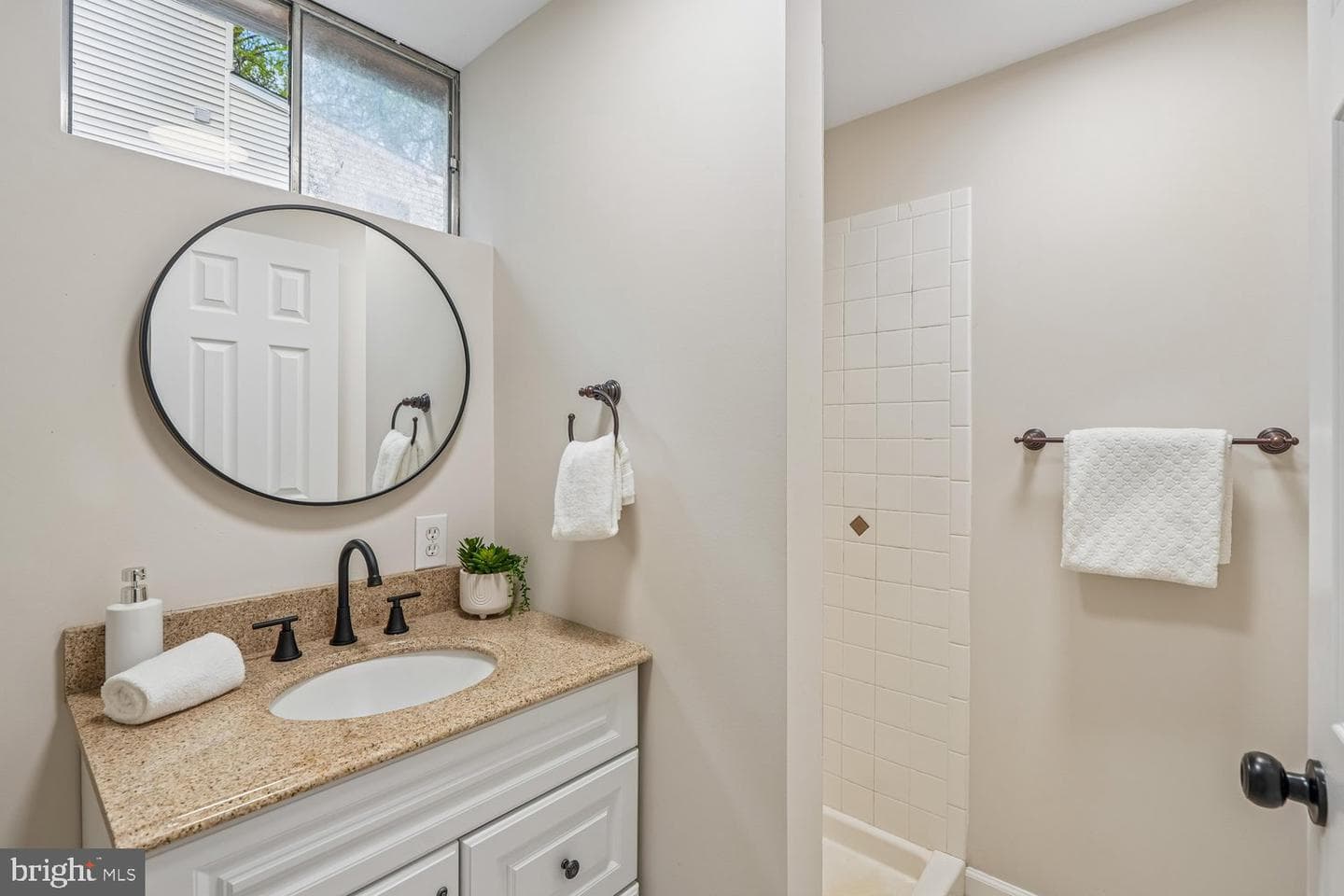 9955 Guilford Road photo 29