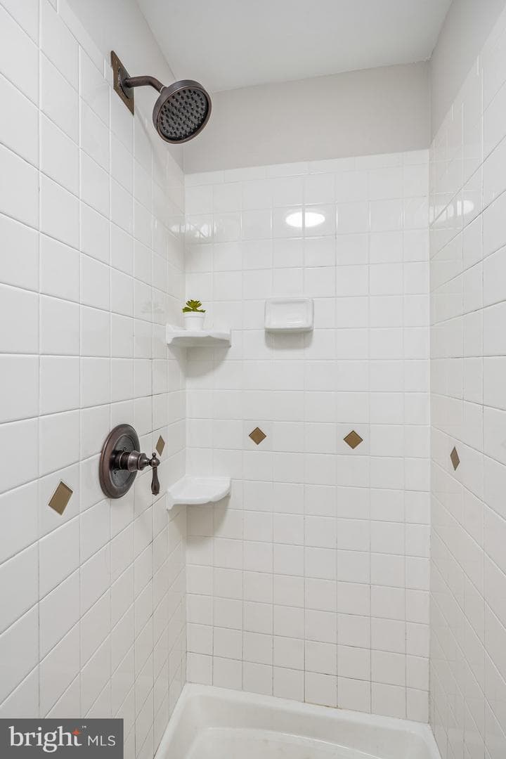 9955 Guilford Road photo 30