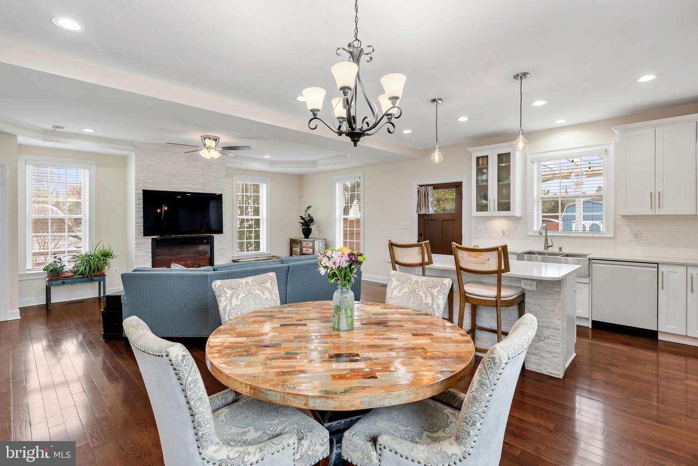 9316 All Saints Road photo 11