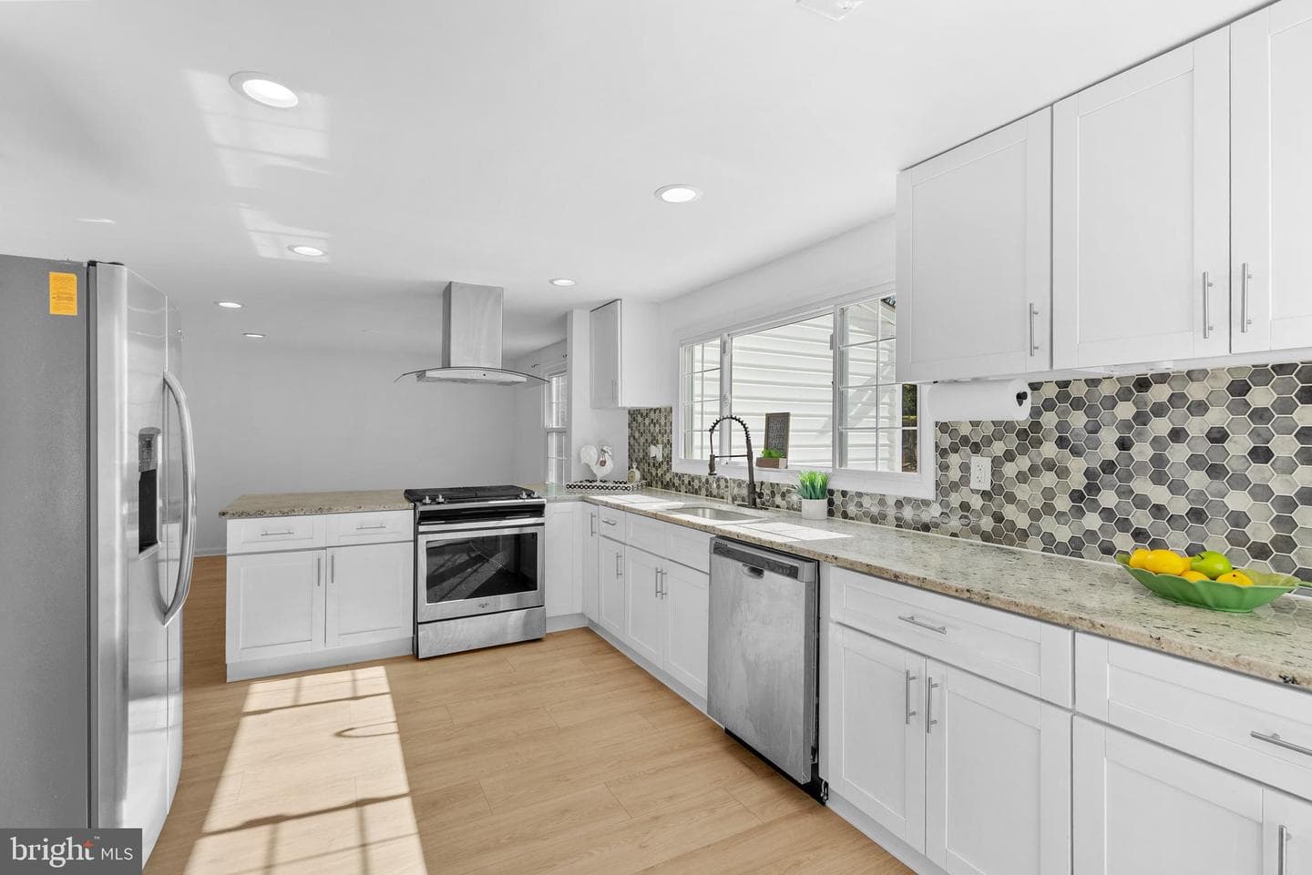 5637 High Tor Hill photo 4