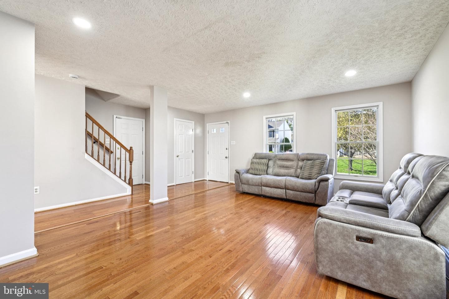 9608 Norfolk Avenue photo 3