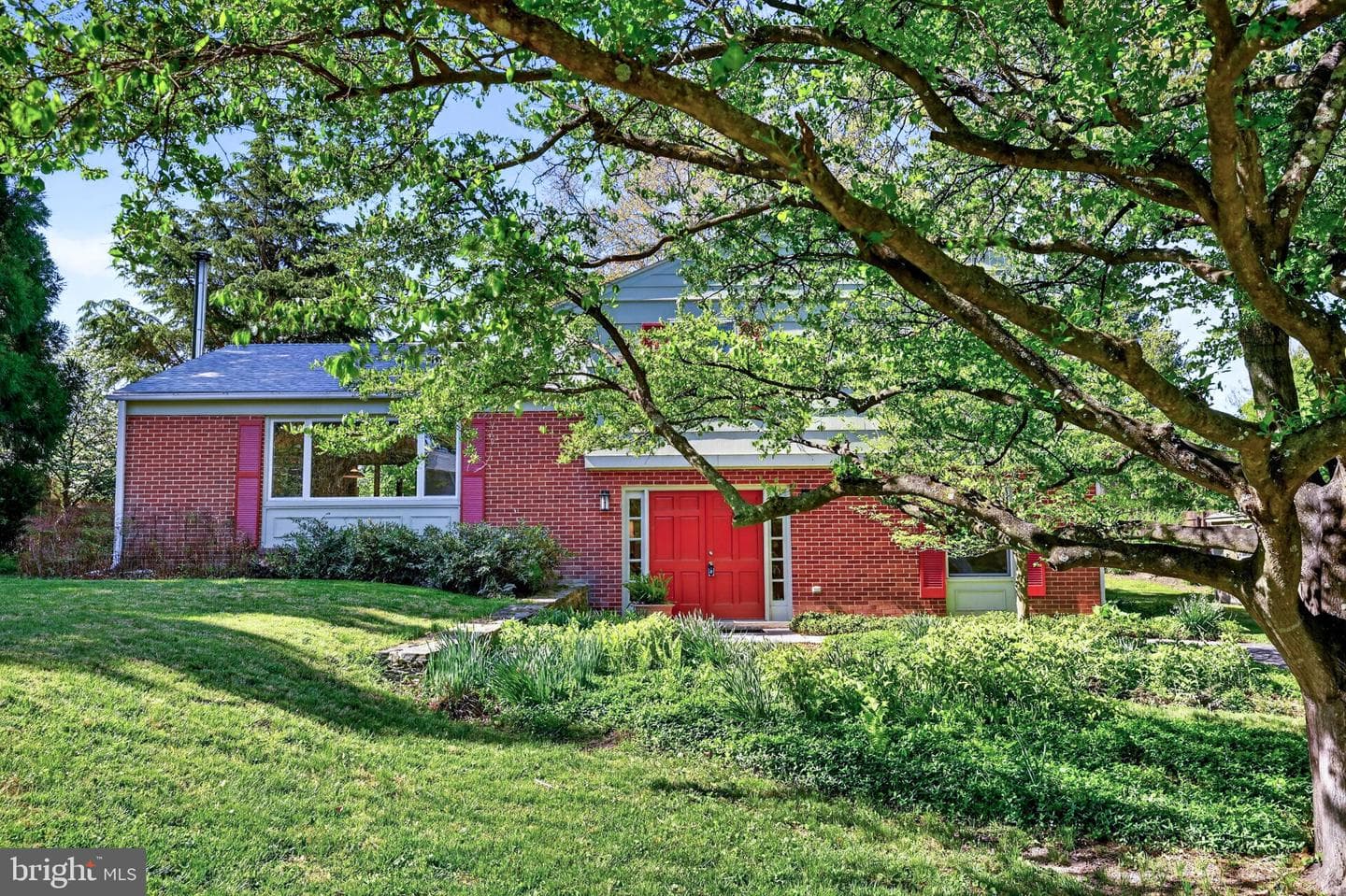 9221 Spring Valley Road photo 3