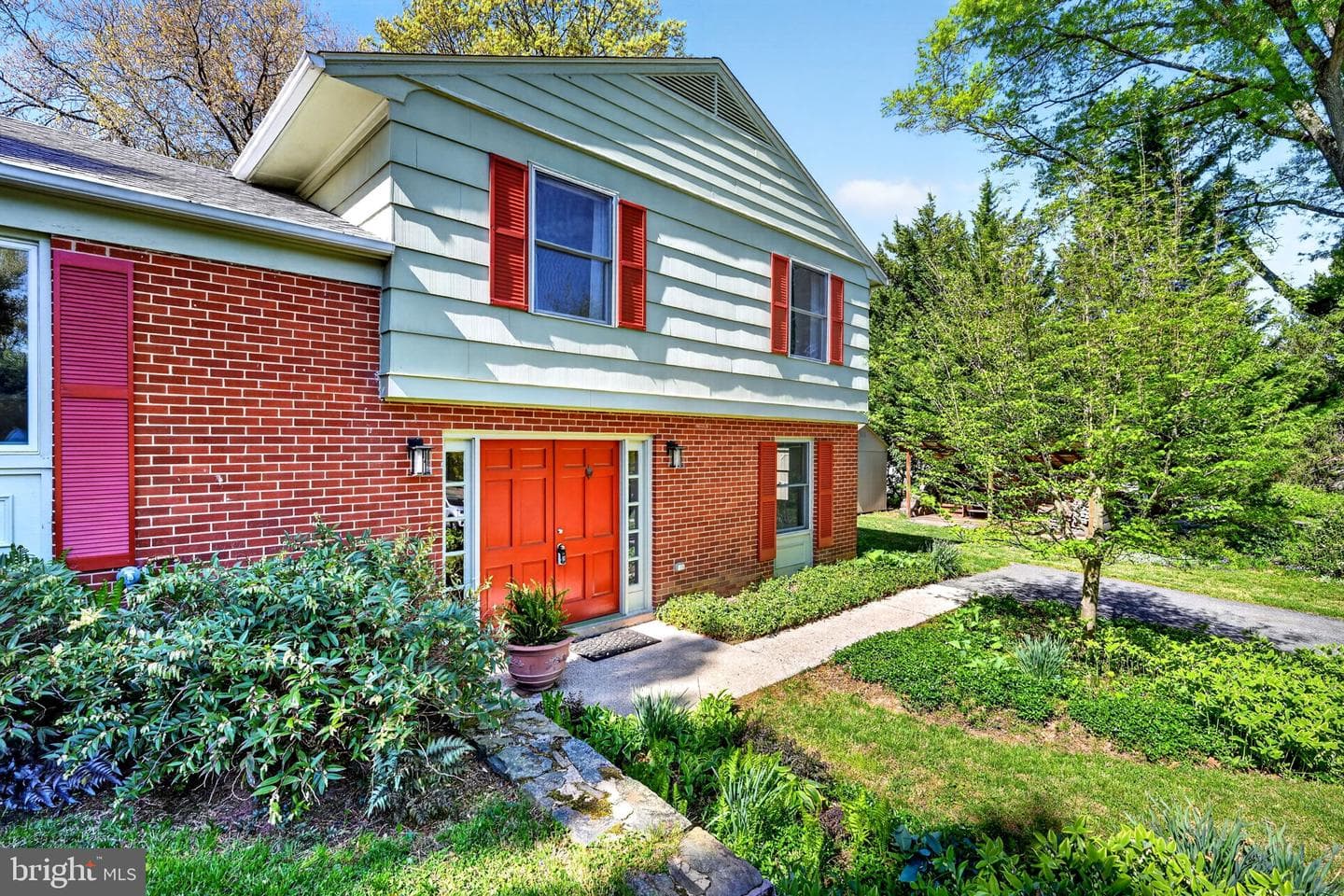 9221 Spring Valley Road photo 4
