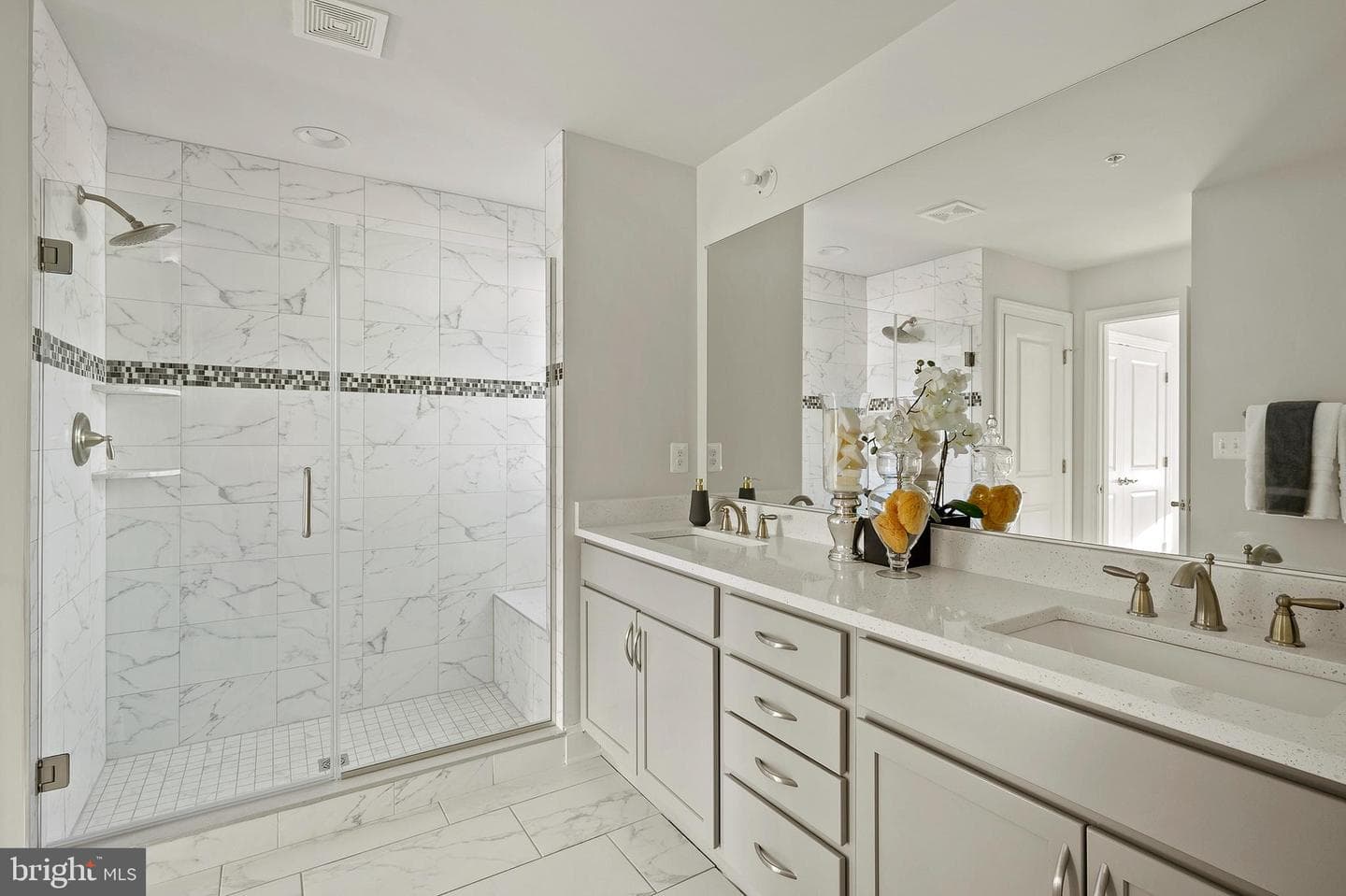 10417 Leslie Drive photo 20