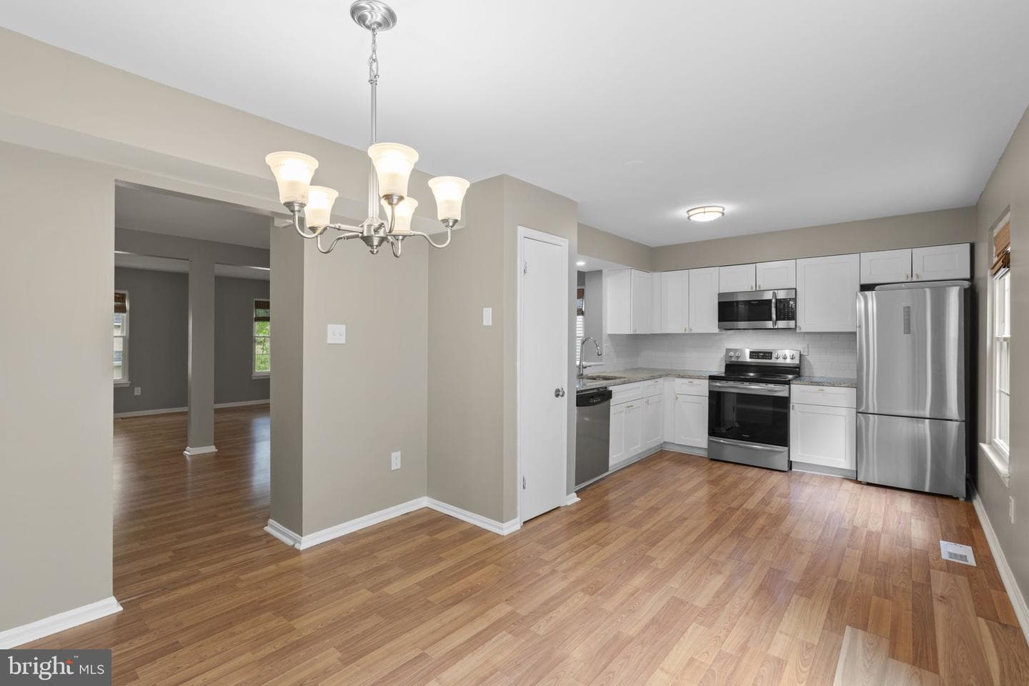 10314 College Square photo 10