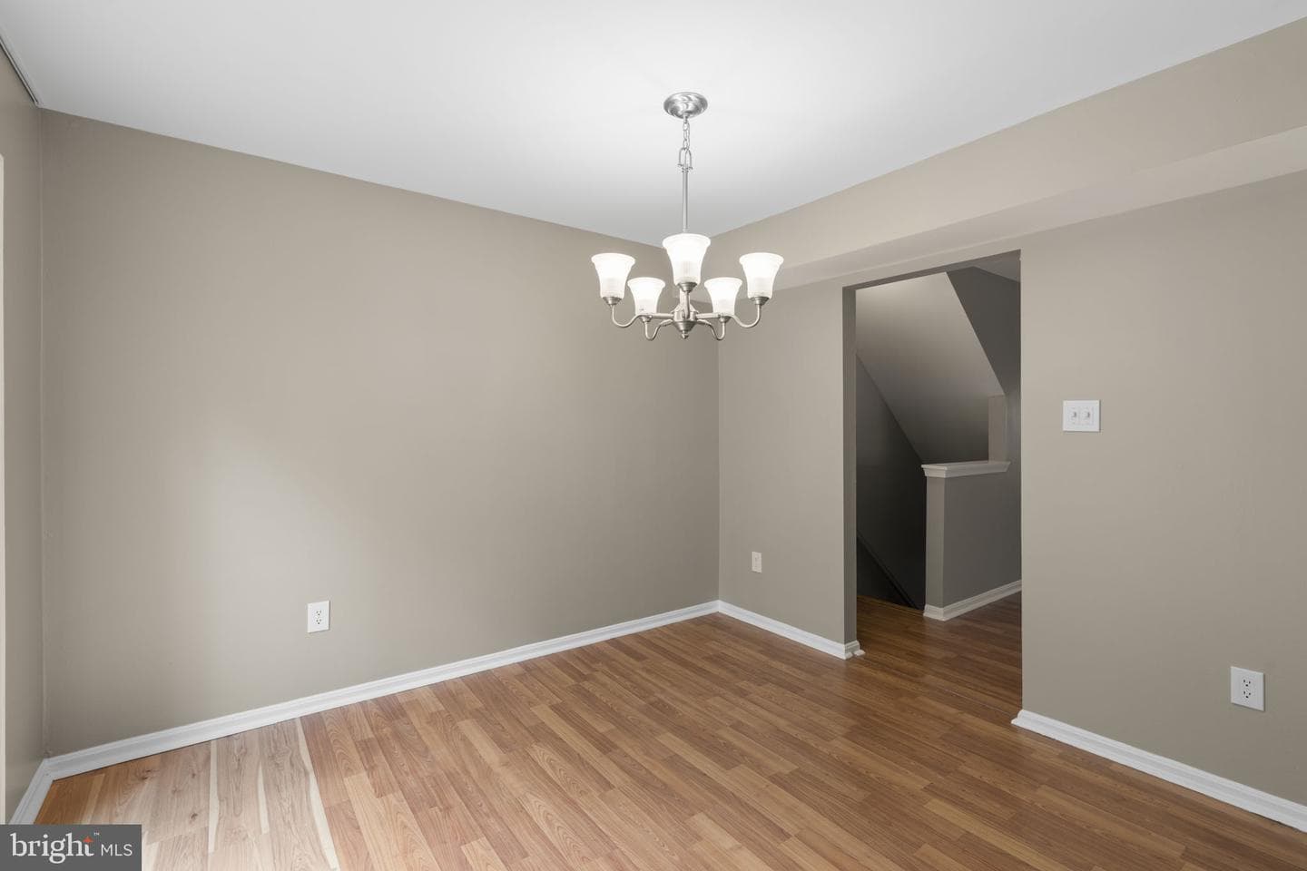 10314 College Square photo 8