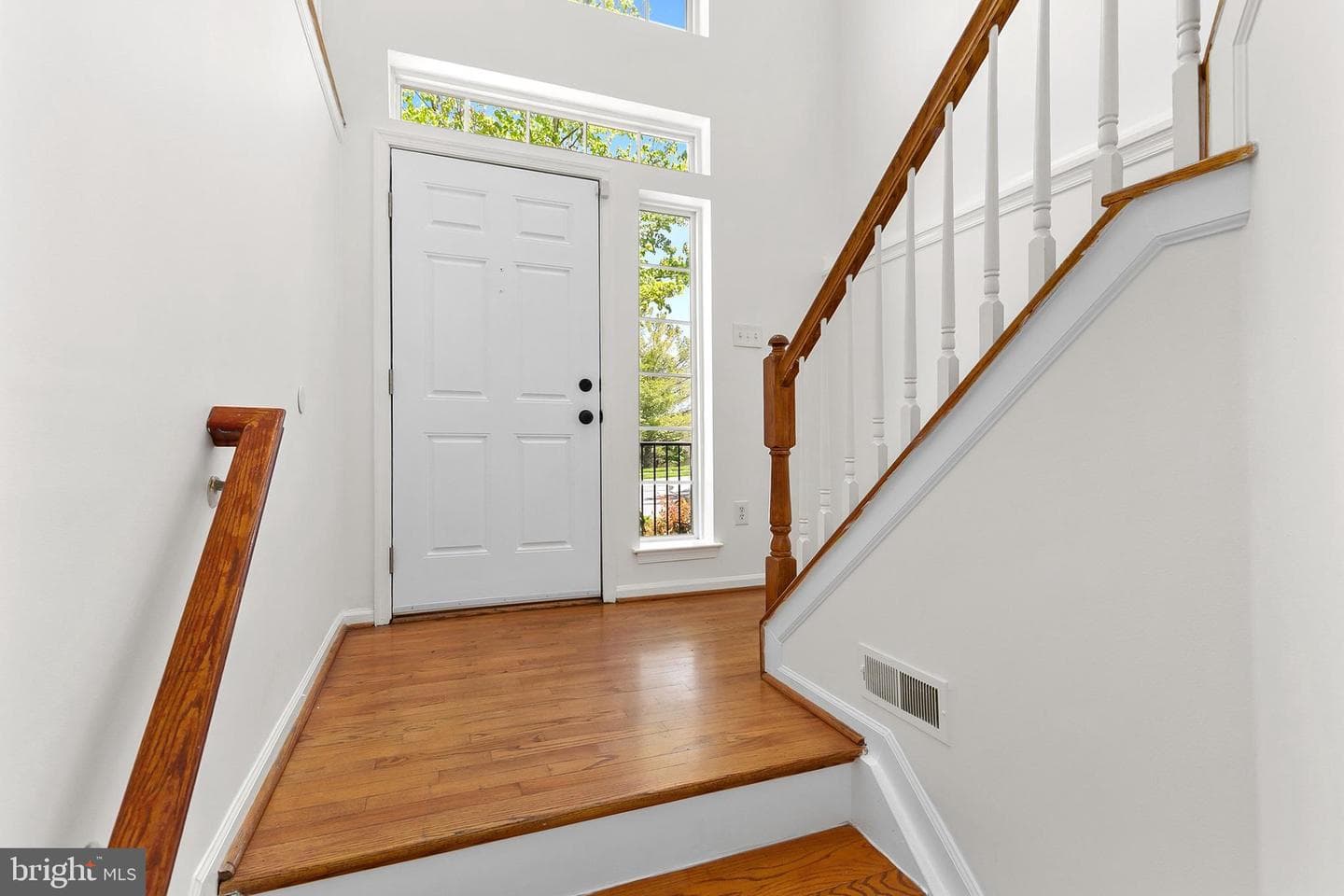 8769 Stonehouse Drive photo 4