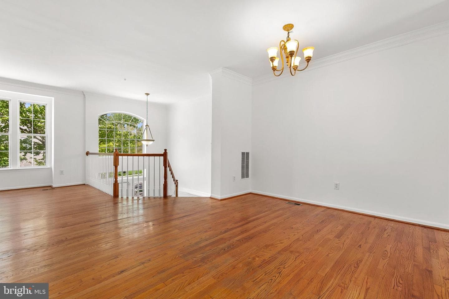 8769 Stonehouse Drive photo 9