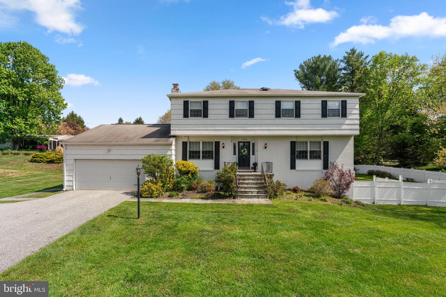 5008 Lake Circle W