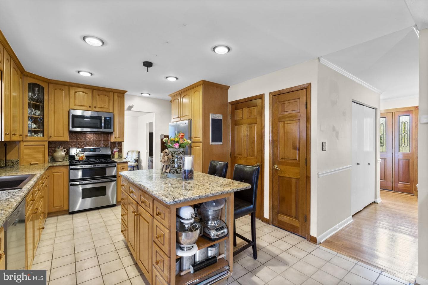 5008 Lake Circle W photo 11