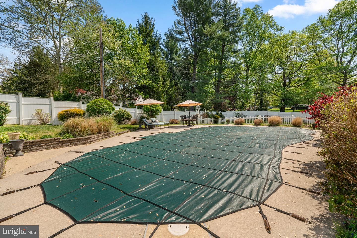 5008 Lake Circle W photo 40