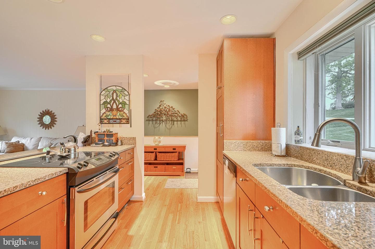 6706 Allview Drive photo 4