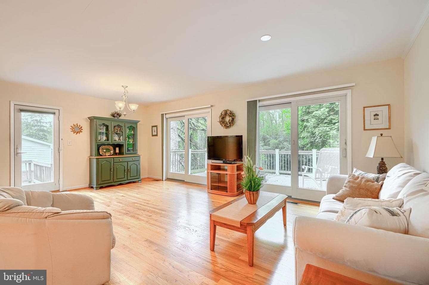 6706 Allview Drive photo 9