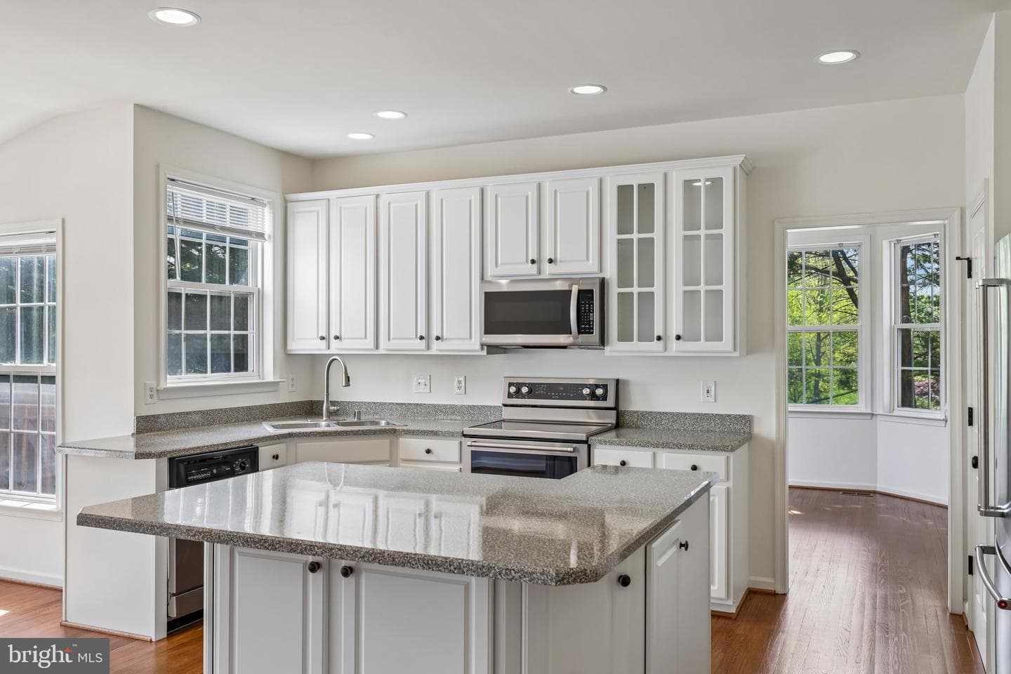 9796 Old Annapolis Road photo 16