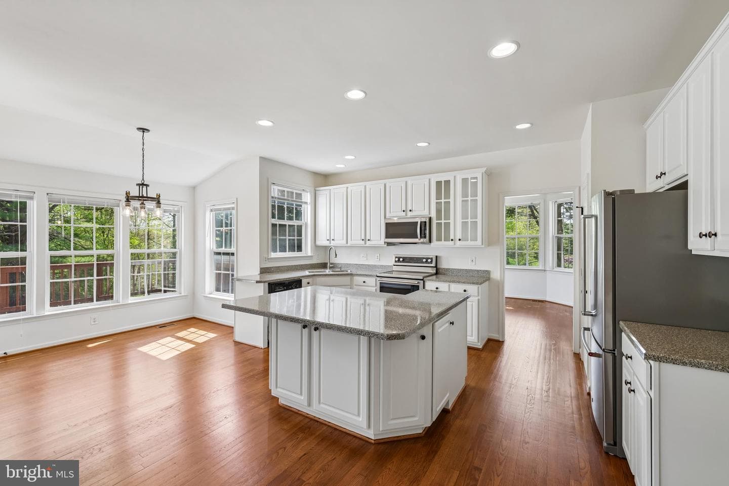 9796 Old Annapolis Road photo 17