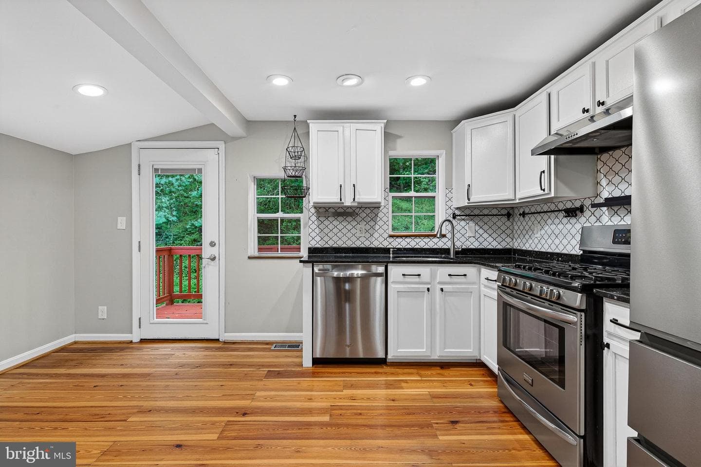 8669 Frederick Road photo 13