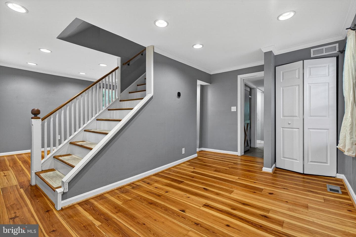 8669 Frederick Road photo 23