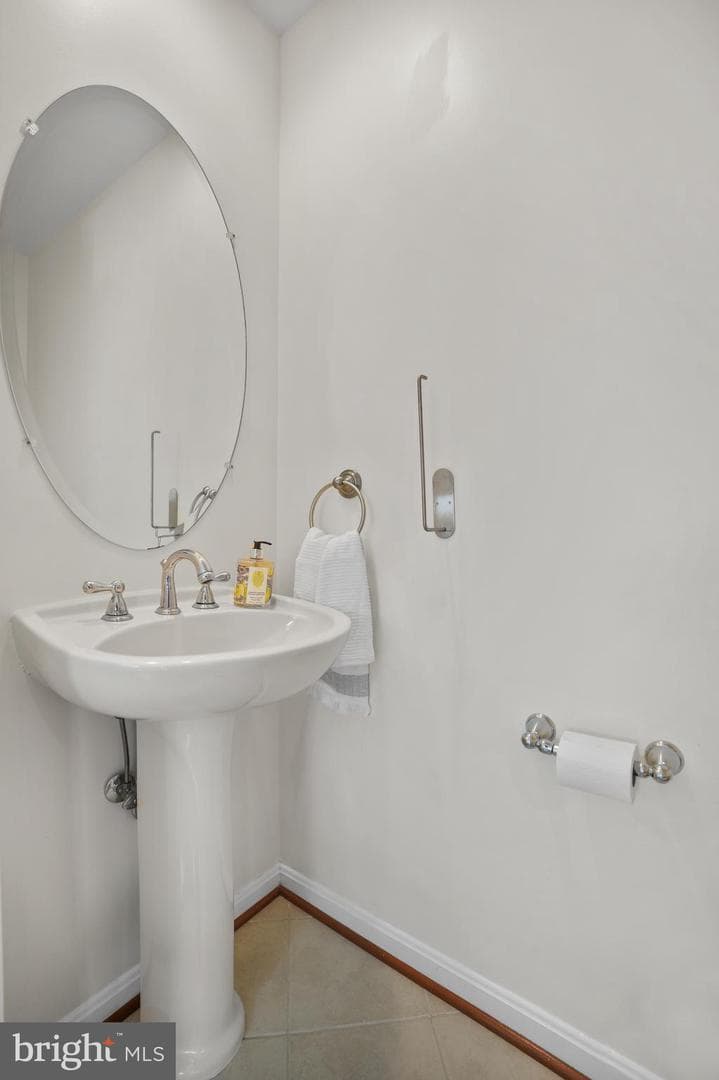 8913 Lee Manor Drive photo 11