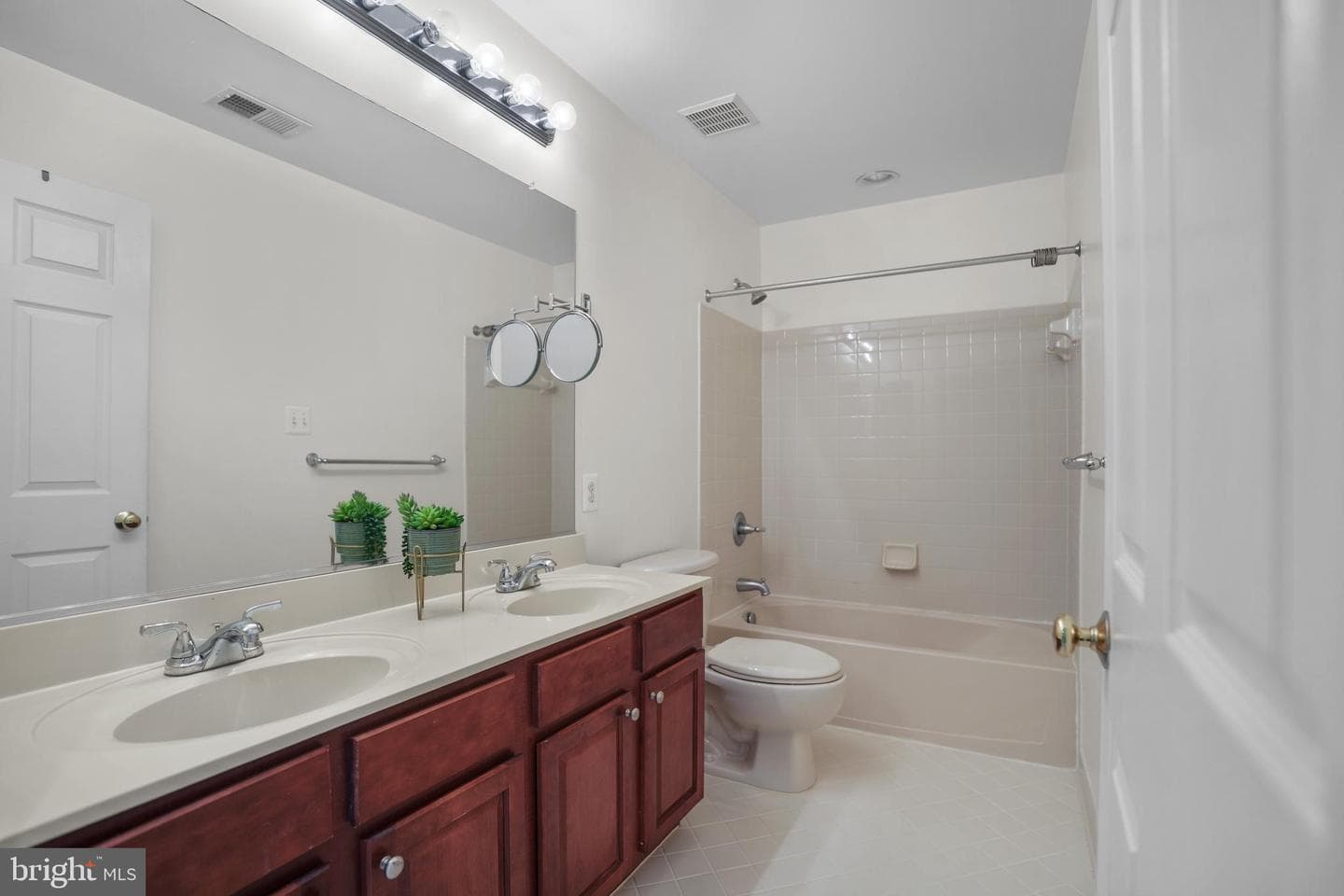 8913 Lee Manor Drive photo 33