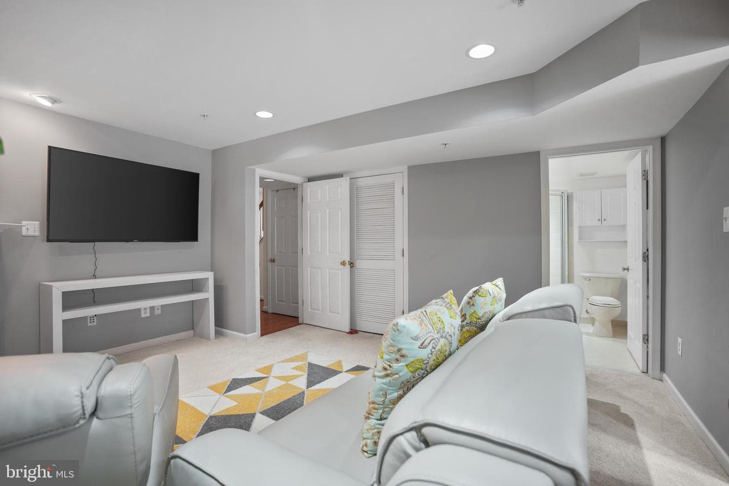 8913 Lee Manor Drive photo 6