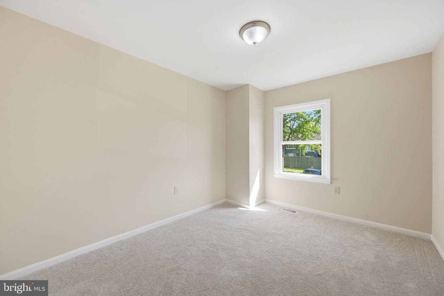 9045 N Laurel Road #k photo 18