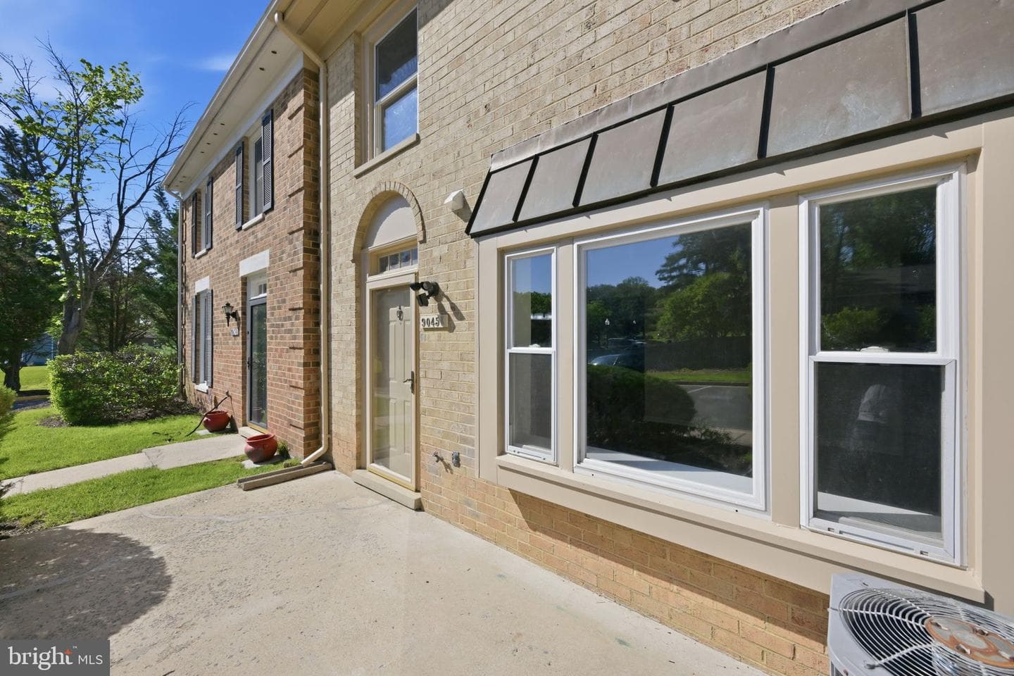 9045 N Laurel Road #k photo 3