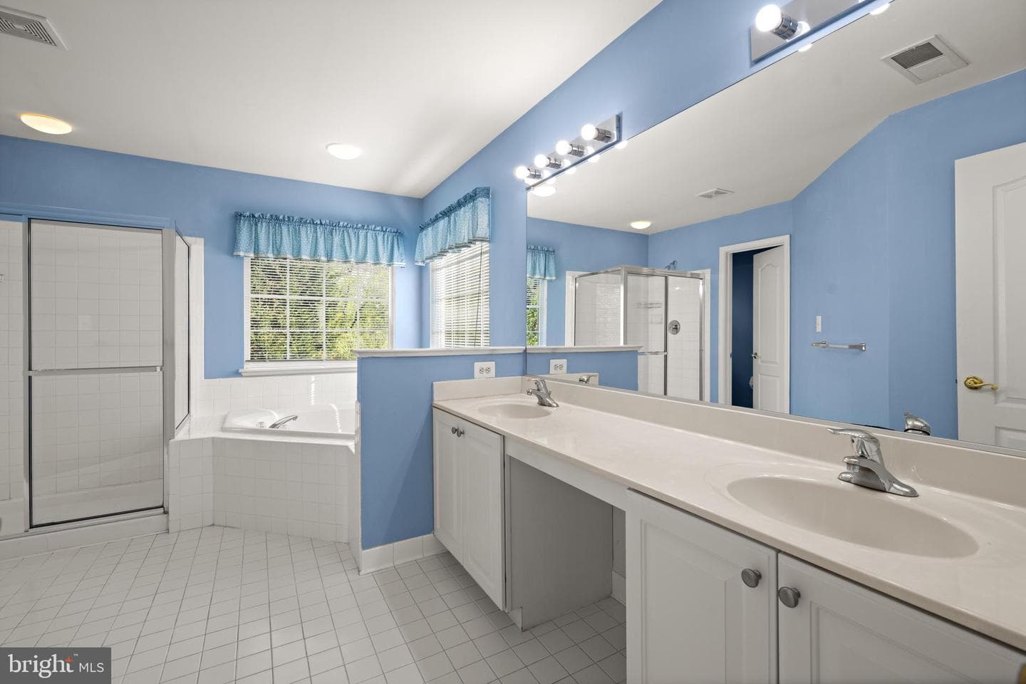 2220 Kaitlins Court photo 32