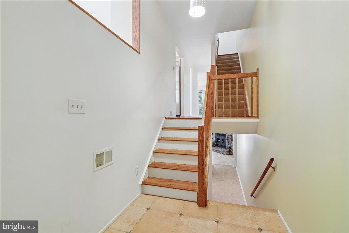 8946 Skyrock Court photo 5
