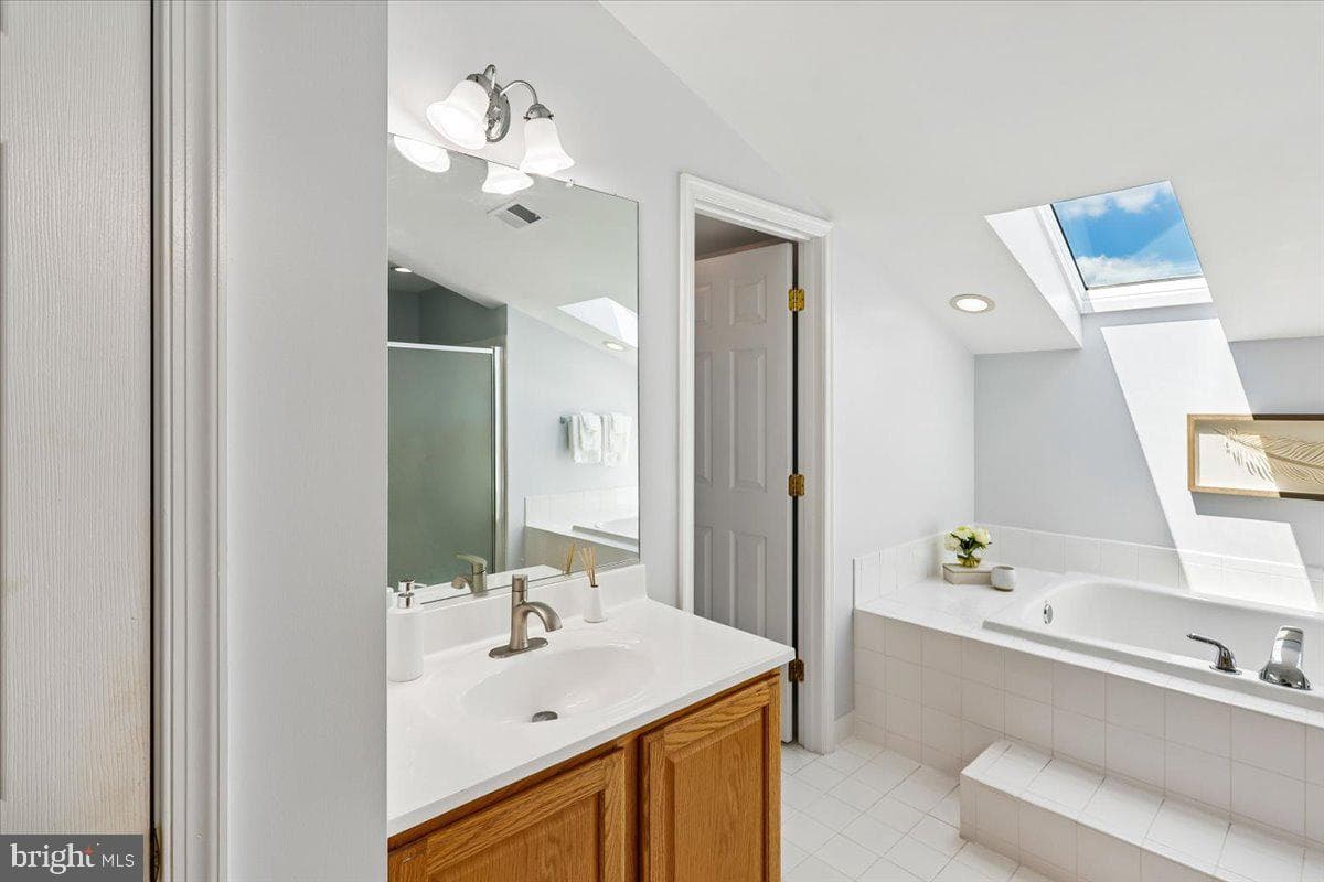 9909 Midsummer Snow Lane photo 33