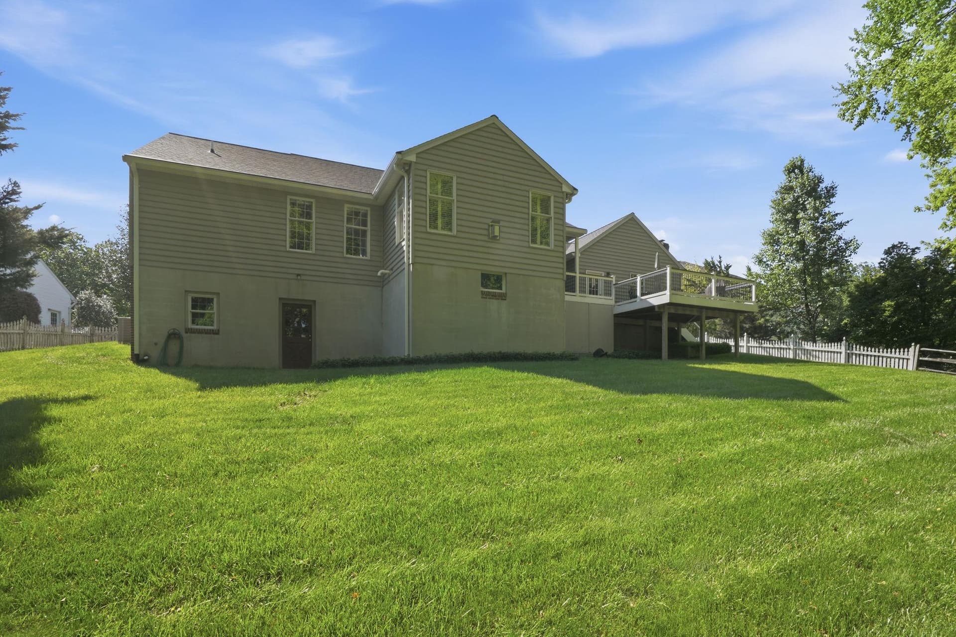 2829 Thornbrook Road photo 29