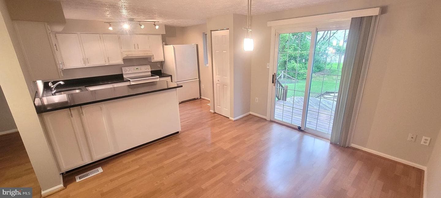 9320 Pirates Cove photo 23