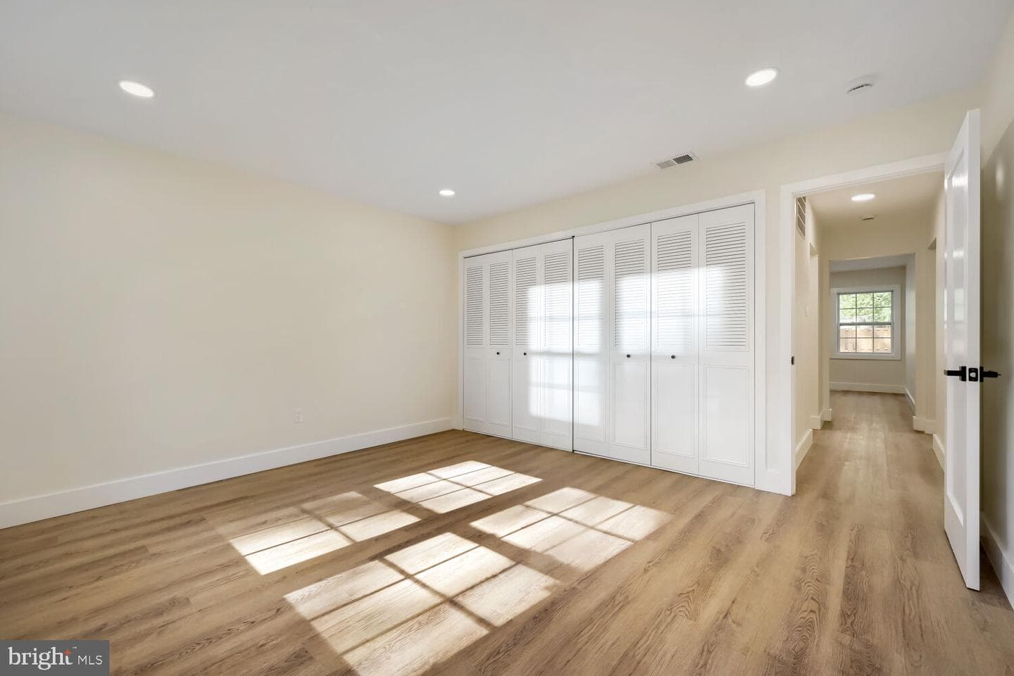5501 Woodenhawk Circle photo 11