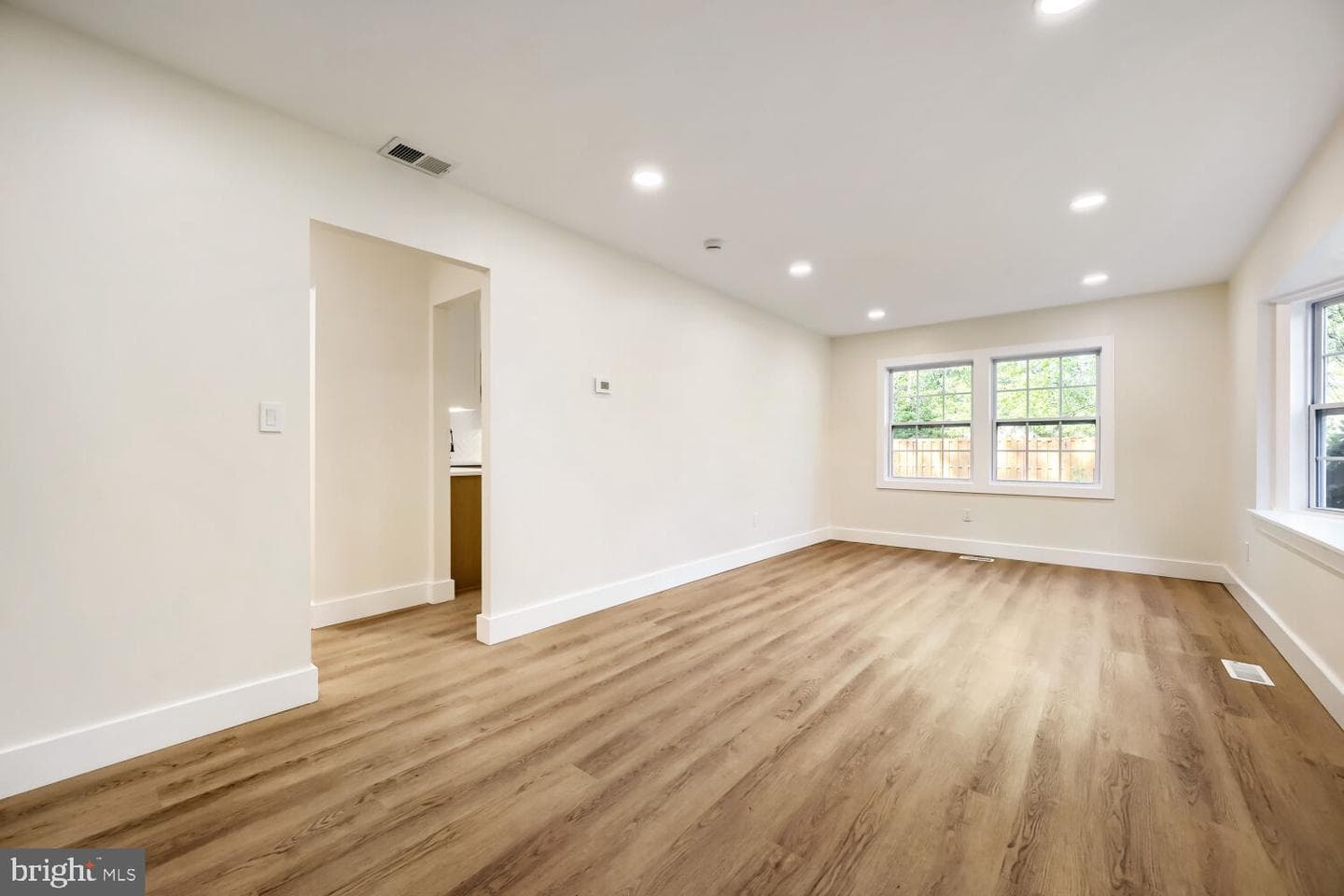 5501 Woodenhawk Circle photo 3