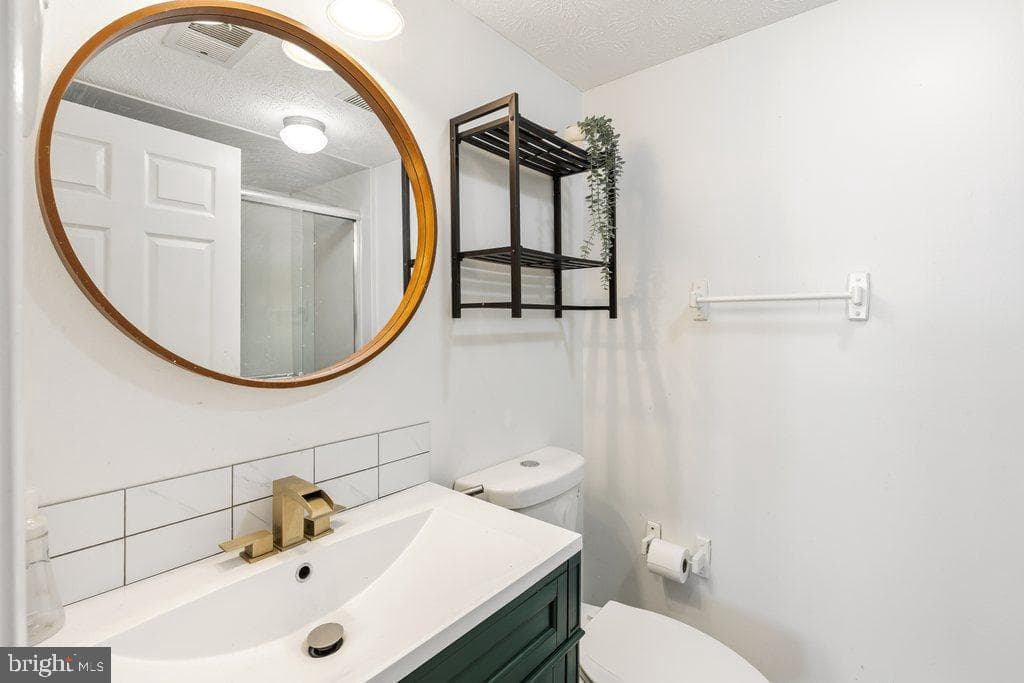 6205 Sandpiper Court #202 photo 31