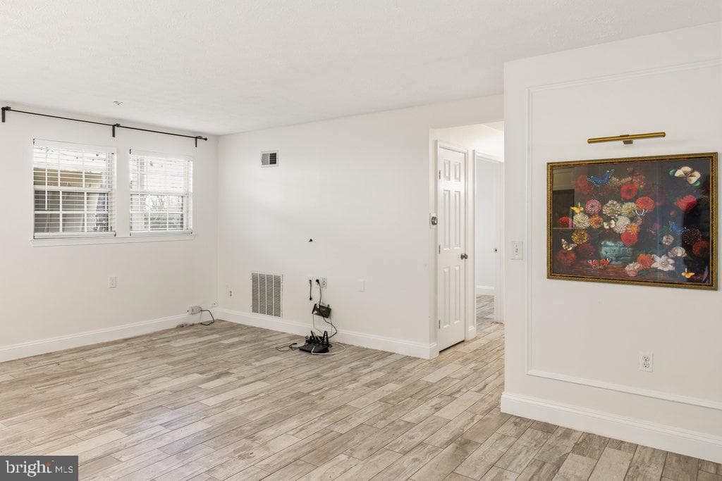 6205 Sandpiper Court #202 photo 4