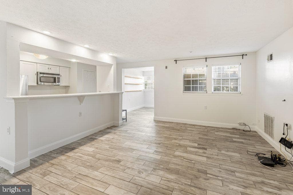 6205 Sandpiper Court #202 photo 9