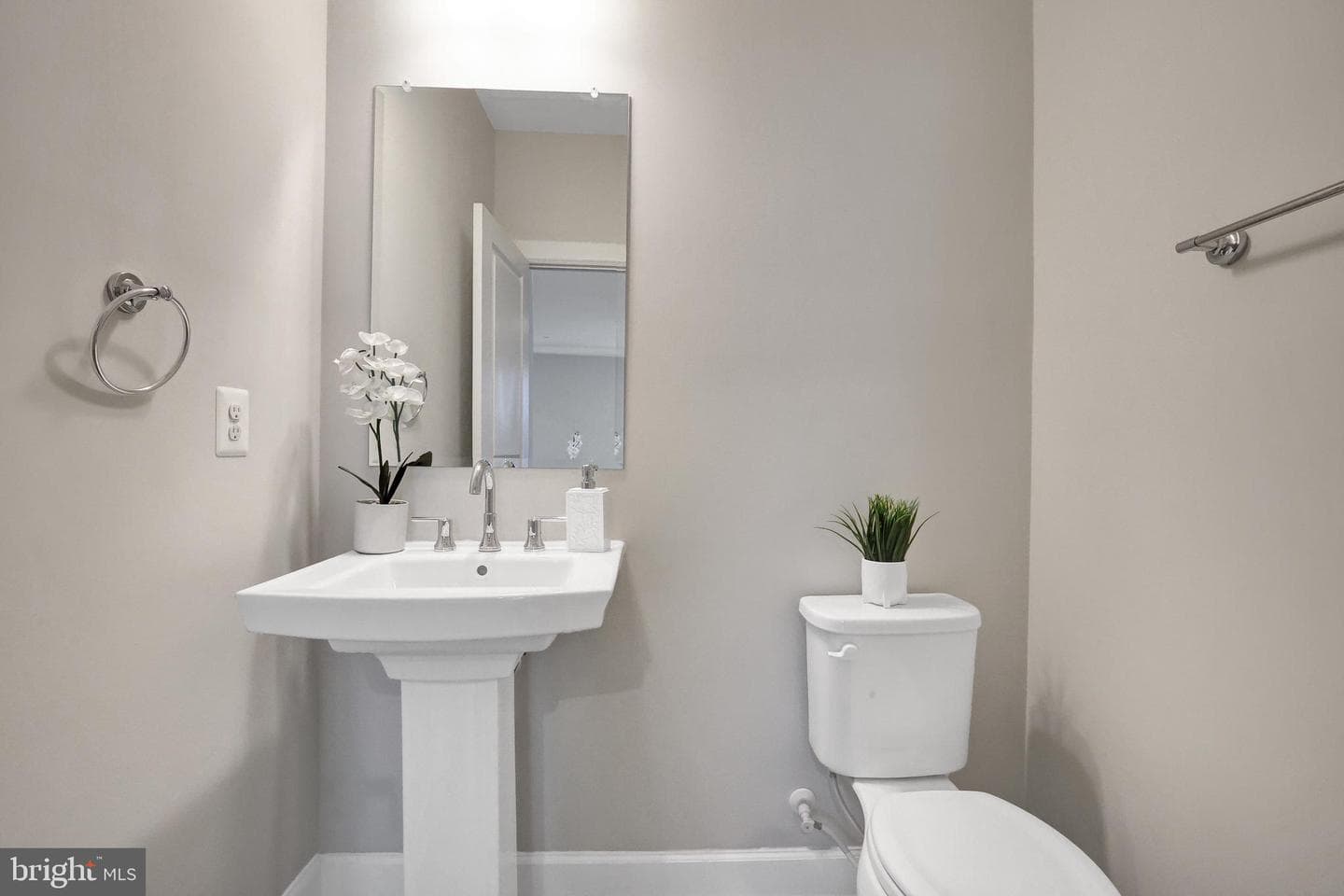7949 Lawndale Circle photo 32