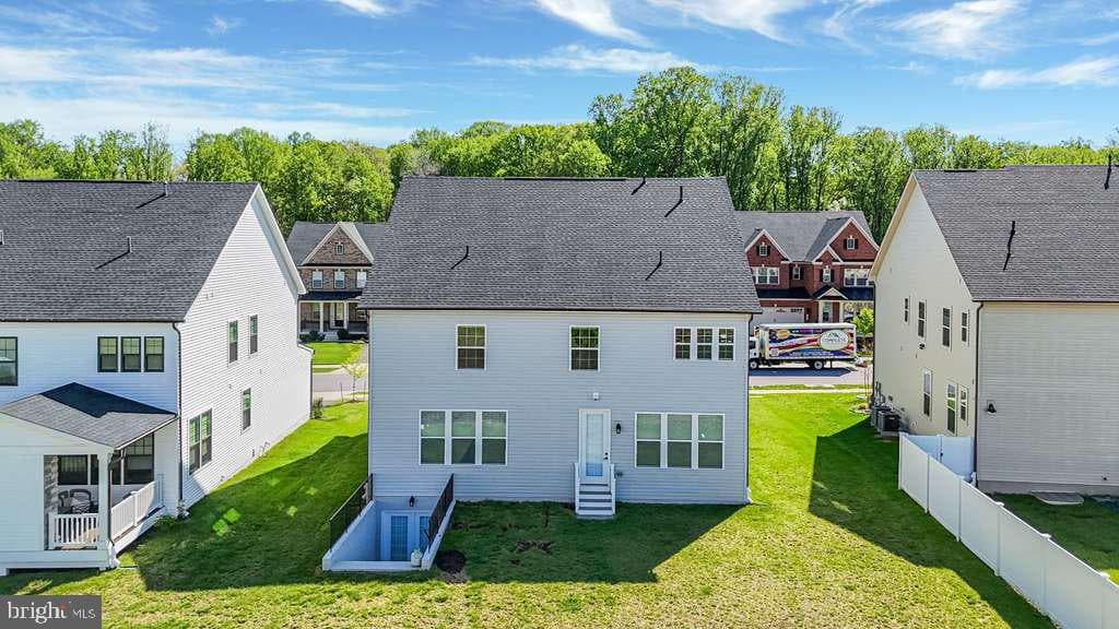 7949 Lawndale Circle photo 82
