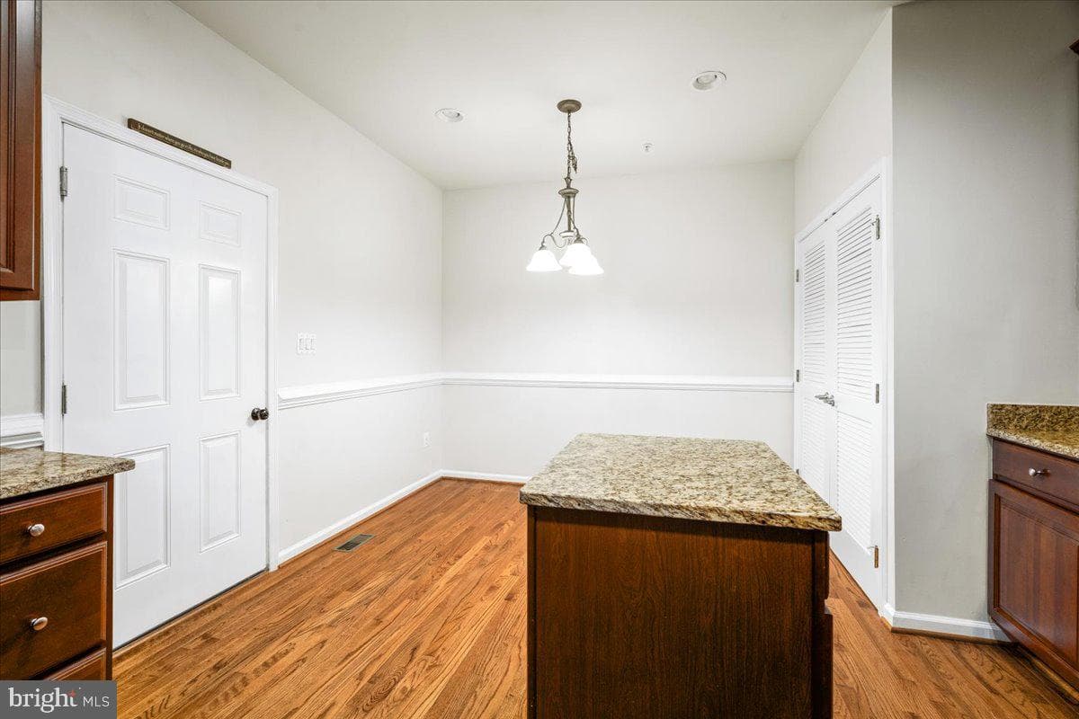 2372 Adam David Way photo 15
