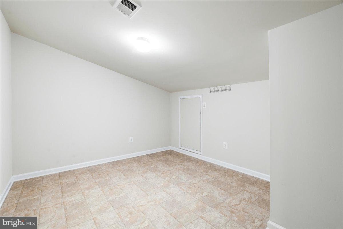 2372 Adam David Way photo 33