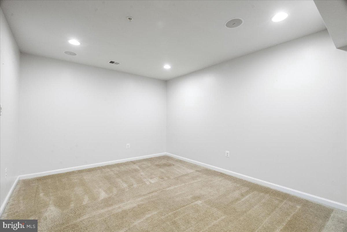 2372 Adam David Way photo 39