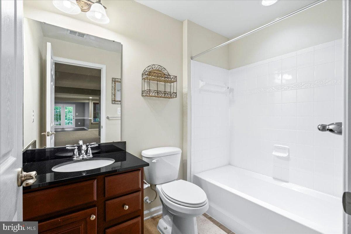 2372 Adam David Way photo 41