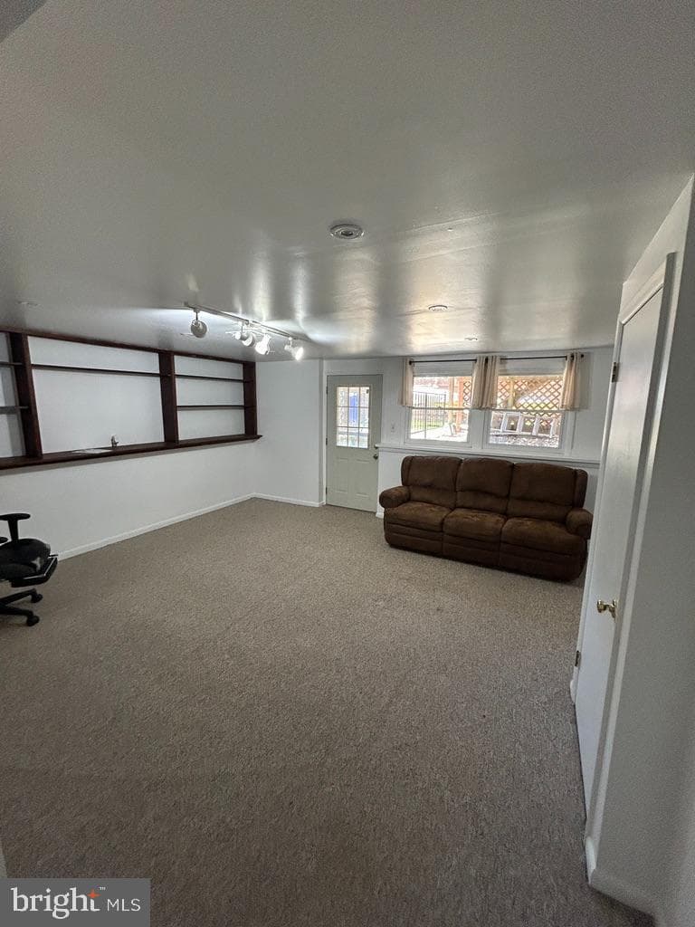9560 Glen Oaks Lane photo 10