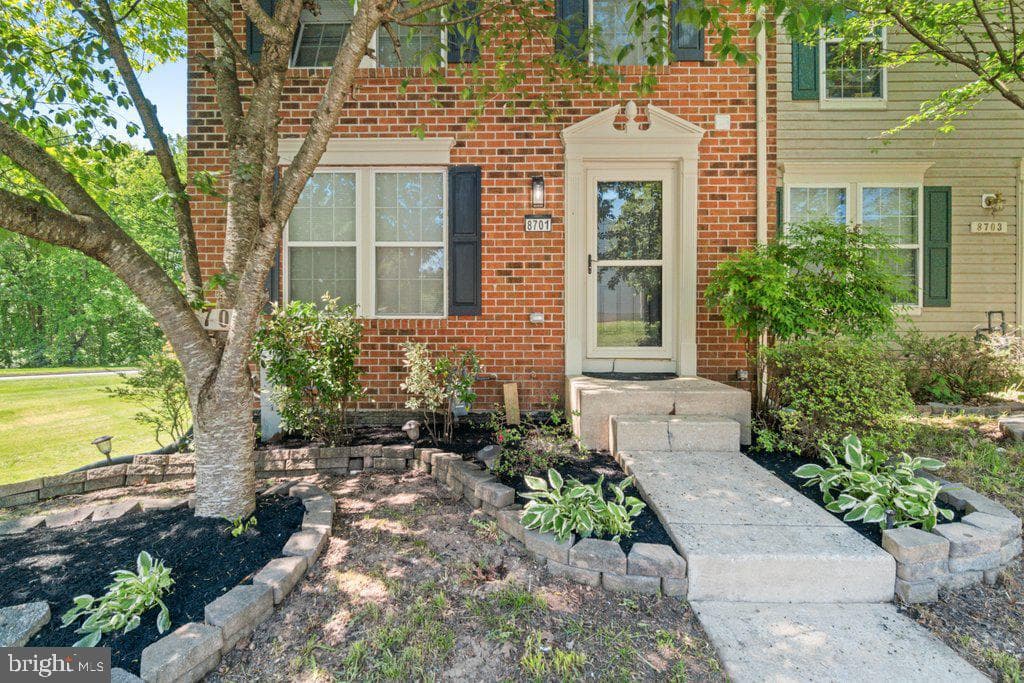 8701 Cresthill Court photo 4