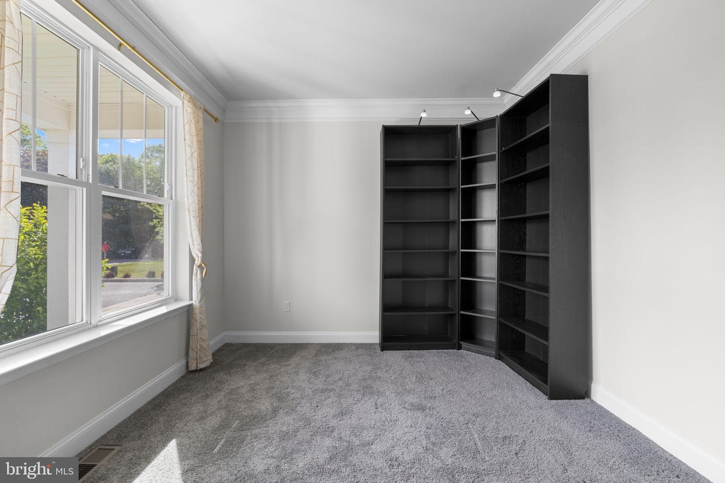 9318 Sydney Way photo 3