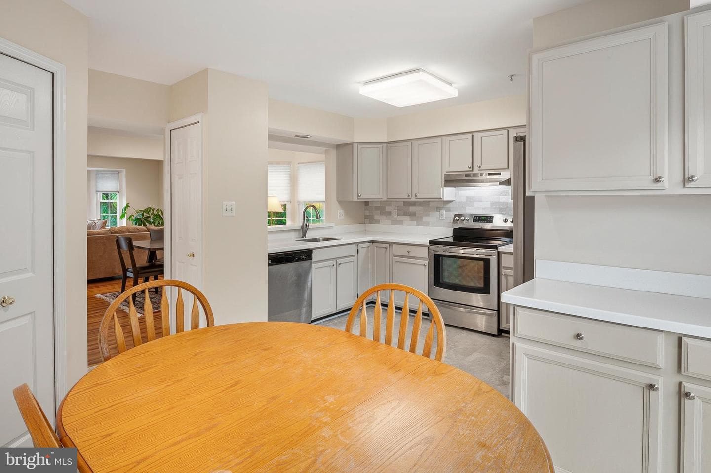 6408 Frothingham Court photo 15