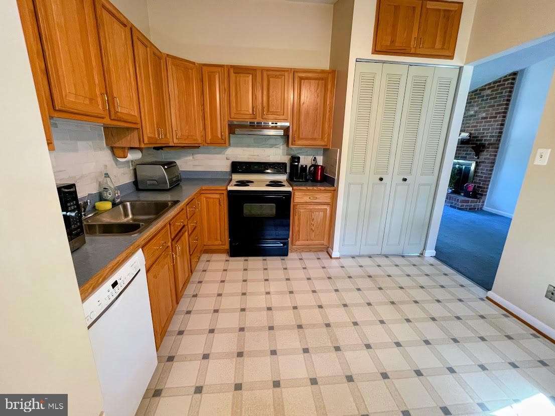 6428 Elffolk Terrace photo 27